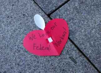 Federal Employees with Disabilities Face Uncertainty Amid Mass Layoffs federal-employees-with-disabilities-face-uncertainty-amid-mass-layoffs